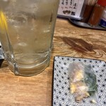 立呑み 魚椿 - メガハイと生春巻き