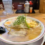 ラーメン焼肉 笑吉 - チャーシュー　コーン　煮卵　青ネギ　いいね‼️