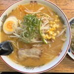 ラーメン焼肉 笑吉 - ランチ ¥９６０