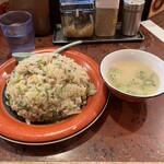 南ばん亭 本店 - 焼き飯大盛り