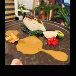 ビストロ セレニテ - 《ブリマサ》赤味噌ソース　ビーツソース　byまみこまみこ