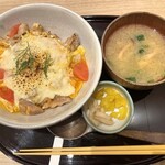 うちのたまご - トマトチーズ親子丼