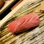 Sushi Uesaki - 鮪大トロ剥がし身(宮城県塩釜)