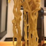 新横浜ラーメン博物館 - 北海道【利尻昆布らーめん味楽】
      『ミニ焼き醤油ラーメン』の麺