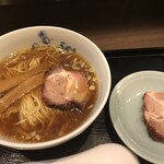 東京【浅草 来々軒】
          『ミニラーメン』680円
          『チャーシュートッピング』140円 