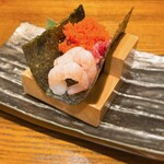 Nikunokubotaya - 手巻き肉寿司【海老・とびこ】