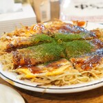 ひろしま丸かじり 中ちゃん - 本場のお好み焼きらしいパリパリ麺