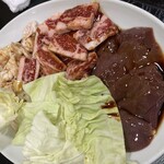 なか - カルビ2人前、キモ1人前、とんちゃん2人前