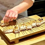 日本料理FUJI - スペシャリテとしてこれだけ扱ってきた藤岡大将をして、「こんなの初めて」と言わしめる白甘鯛。
      いつもの倍ほどもあるという、なんと2kgオーバー！
      しかも、船上での活〆なんて、もうこれ以上はないでしょう。