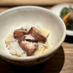 日本料理FUJI - 柔らか〜い蛸と筍のごはん。ちょっと足された蛸の煮汁が深みを加えます。