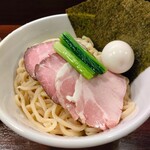 麺屋 ルリカケス - つるプリな太麺はボリューミー