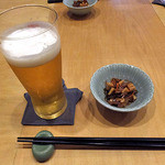 天ぷら処 こさか - 生ビール（ふたくち飲みました）＆ お通し（切り干しダイコンの松前漬け）（２０１４年１月）