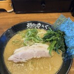 麺処 きらく - ほうれん草、海苔。家系っぽい。