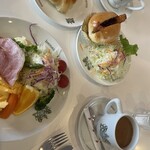 INODA COFFEE - 京の朝食(1680円,11時まで)とロールパンセット(1050円)