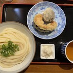 純手打ち讃岐うどん五郎 - 醤油うどん大・辛味大根・かぼちゃ＆しいたけの天ぷら・お出し