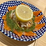 鮨・酒・肴 杉玉 - サーモンカルパッチョ　生搾り檸檬のジェノベーゼ