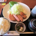 厚切りハムカツ定食(ライス大盛)￥８００