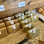 米男JAPAN - 店内シフォンケーキ陳列