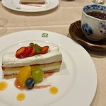 野々庵 - 《デザート》ショートケーキ、ぶどう紅茶