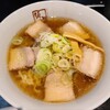 喜多方ラーメン 坂内 - このビジュアルが好きです！メンマも太くて美味しい。ネギはスープに沈めてふやかす流儀です