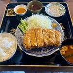 とんかつ肉料理 吉岡 - ★きなこ豚厚切りロースカツ御膳
      俺が大好きな｢赤だし｣も♪
      ご飯おかわり自由！