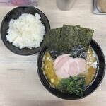 らーめん 武双家 - 料理写真:並ラーメン　750円