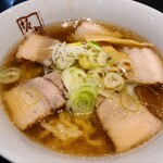 kitakatara-membannai - 接写。太めの縮れ麺もツルツルして食べやすい。完成された安定の美味しさです。