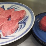 竹田屋  - 左が秋田錦牛ヒレ、右がオージービーフ