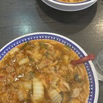 彩華ラーメン 大東店 - (手前)麺無し　(奥)麺有り