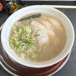 風来軒 - 正油とんこつチャーシュー麺990円　バリカタ　ネギ多めでお願いしました。