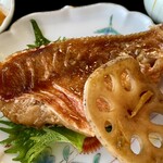 穂積茶寮 - 深海魚の白身魚
骨離れが良く食べやすい