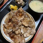 おむすび屋 - 炭焼き豚丼