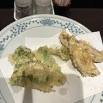 Tempura Shinjuku Tsuna Hachi - 汐浜５８３０円。菜の花、甘熟メークイン。ほのかな苦味を感じられる菜の花は、春の香りですね。