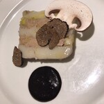 マッシュルーム - フォアグラと伊予美人のテリーヌ トリュフソース