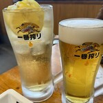 Kaisen Hamayaki Washin - 角メガハイボール900円　生ビール（中）600円