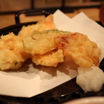 Ittouan - 海の幸セットの天ぷら（サーモン、ホッキ、ホタテ、白身魚、かぼちゃ）(2024年2月)