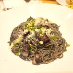 ボーノ - ネーロ（イカ墨のパスタ）