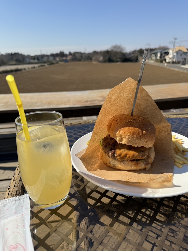 写真 : Cafe Bar Lucky10 （カフェバー ラッキーテン） - 芝山千代田