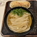 うどん 丸香 - かけうどん＋ちくわ天