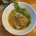 麺劇場 玄瑛 - 潮薫醤油ラーメン 900円