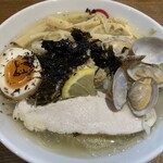 Menya Ajikura - 鶏と貝の塩らーめん