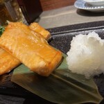 北海海鮮 寿司酒場 魚しょう - サーモンハラス