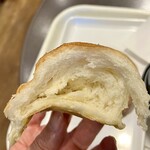 Boulangerie Bonheur - 塩パンプレーン231円