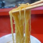 他我 - 麺は縮れがある細麺