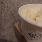 SUN MILK JAPAN - 中はミルク味のジェラートだから食べやすい。