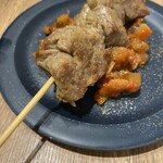 Txiki Plaka - 仔羊のスパイスマリネ串焼き