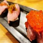 寿司と焼き鳥 大地 - うし3種にぎり（990円）