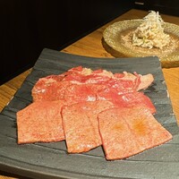 和牛とタン 焼肉 とみ 新橋本店 - 