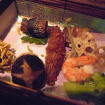 くつろぎ・うま酒 かこいや - 前菜：秋刀魚八幡巻、毬栗、海老花野菜串、烏賊蓑揚げ、蓮根煎餅、他