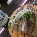 Kaitenzushi Hanamaru - 2014/01 あじ 330円